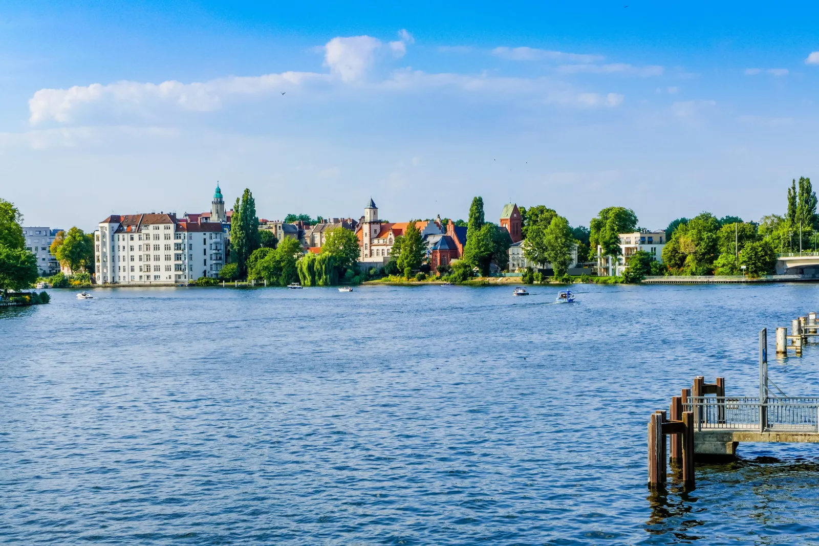 Köpenicker Altstadt an der Müggelspree im Sommer