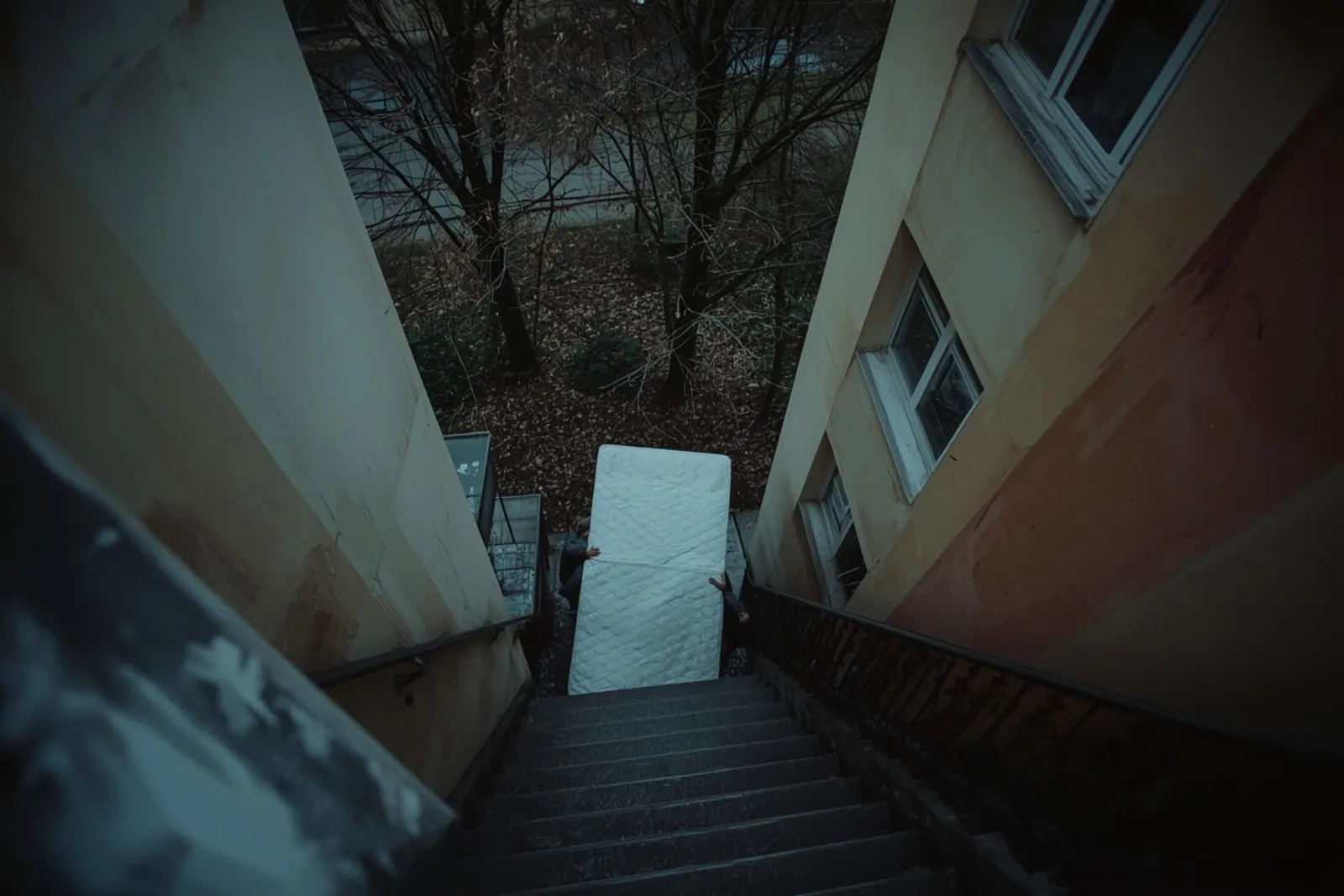 Abtransport durch das Treppenhaus